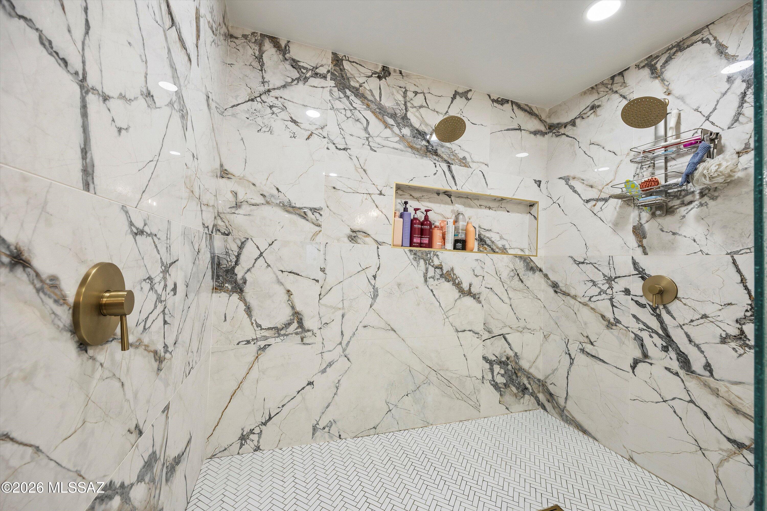 6020 North Swan Road Tucson, AZ 85718 - Photo 22 of 38 Huge walk-in shower