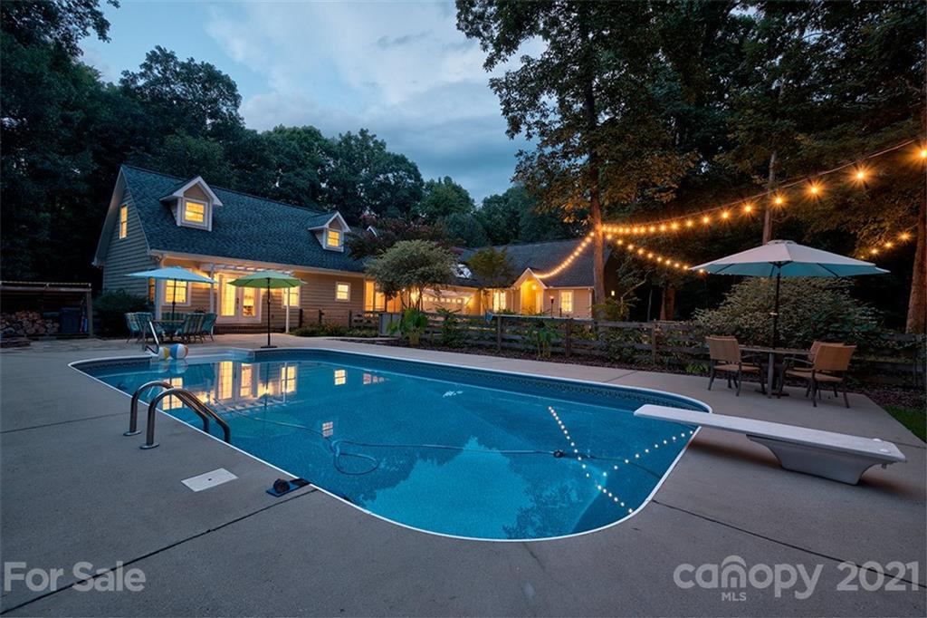 1090 Hay Row Road Lake Wylie, SC 29710 - Photo 3 of 46 Gallery Image 3
