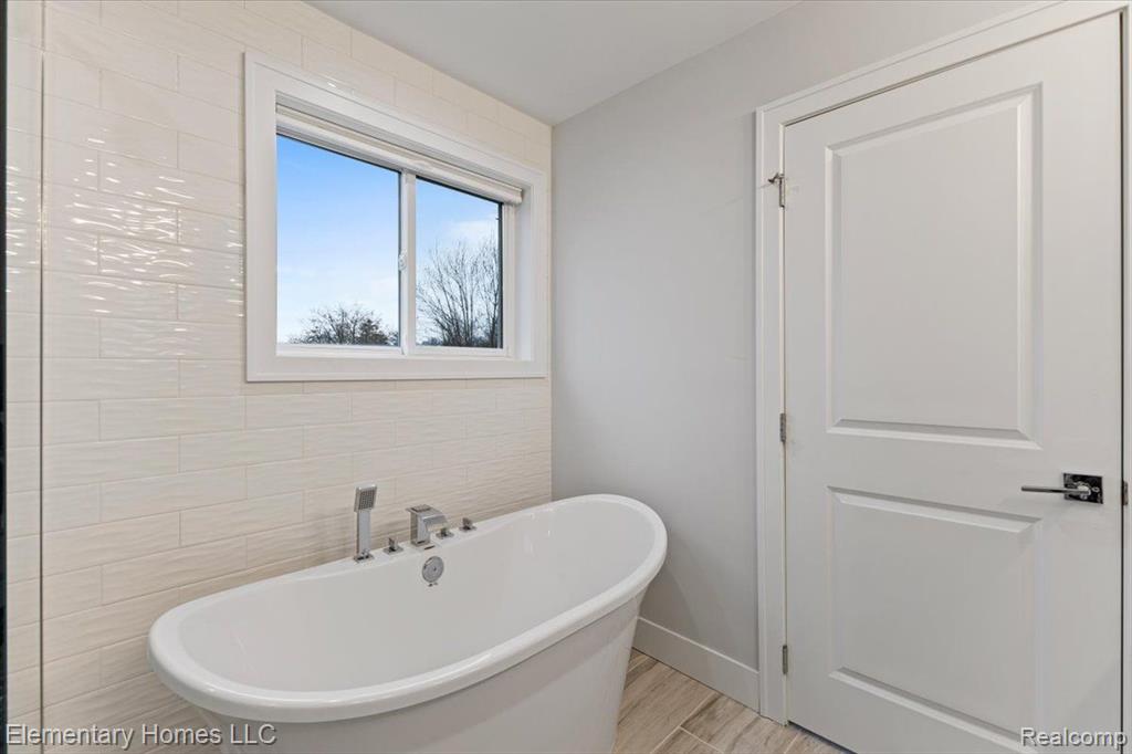 4003 Elmhurst Road Waterford, MI 48328 - Photo 18 of 28
