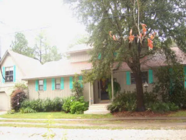 $1,700 | 19281 Scenic Highway 98, Fairhope, AL 36532