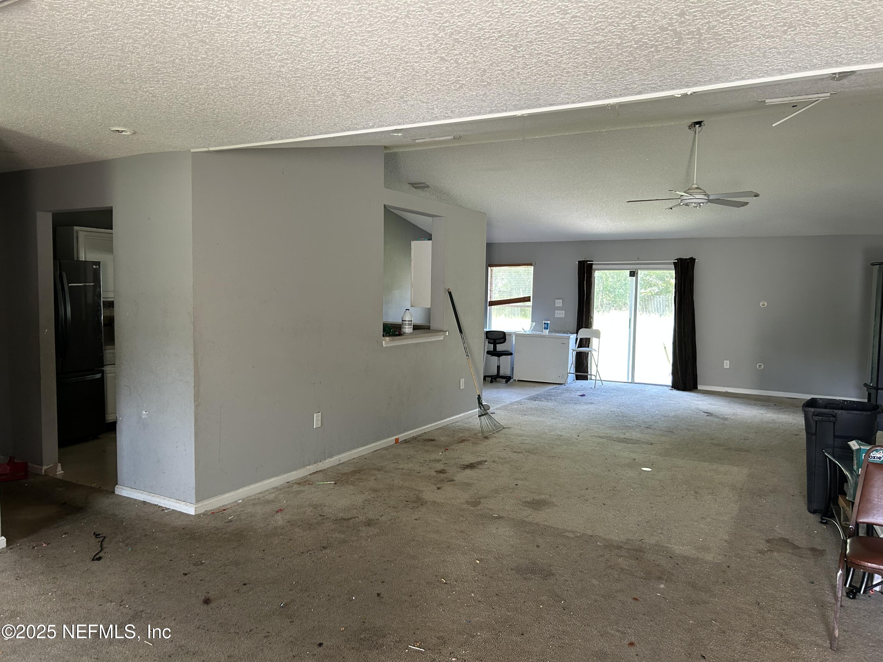 6369 Spring Hollow Court Jacksonville, FL 32218 - Photo 4 of 20 a view of a livingroom with a furniture