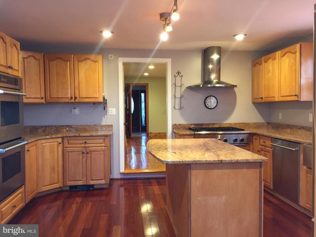 17722 Broadfording Road Hagerstown, MD 21740 - Photo 6 of 24 Kitchen