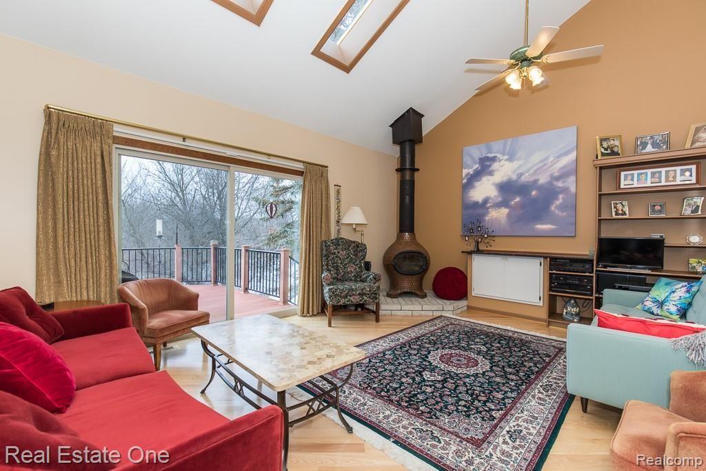 2545 Munster Road Rochester Hills, MI 48309 - Photo 5 of 33