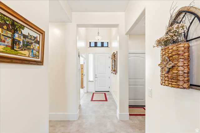 357 East Main Street Enterprise, UT 84725 - Photo 9 of 71 Foyer featuring baseboards
