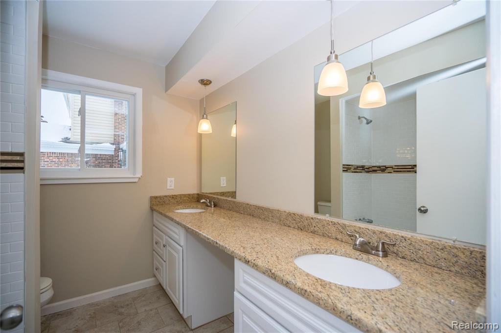 42278 Hanford Road Canton, MI 48187 - Photo 38 of 79