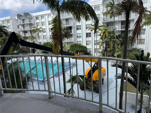 $1,525 | 492 Northwest 165th Street, Unit C314, Miami, FL 33169