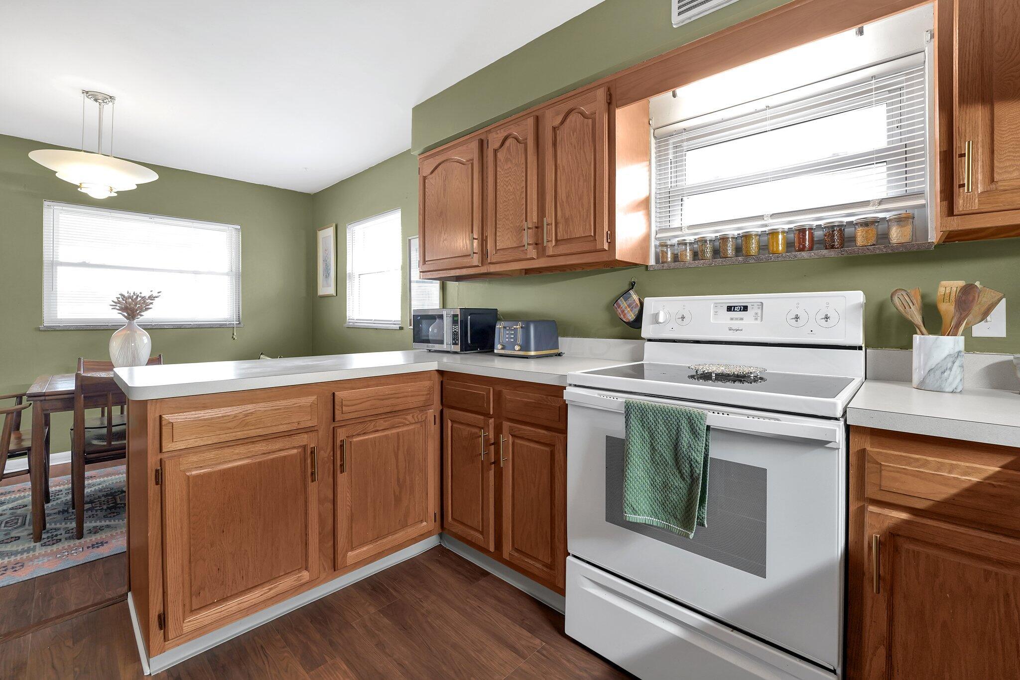 581 Morse Road Columbus, OH 43214 - Photo 10 of 26 Kitchen