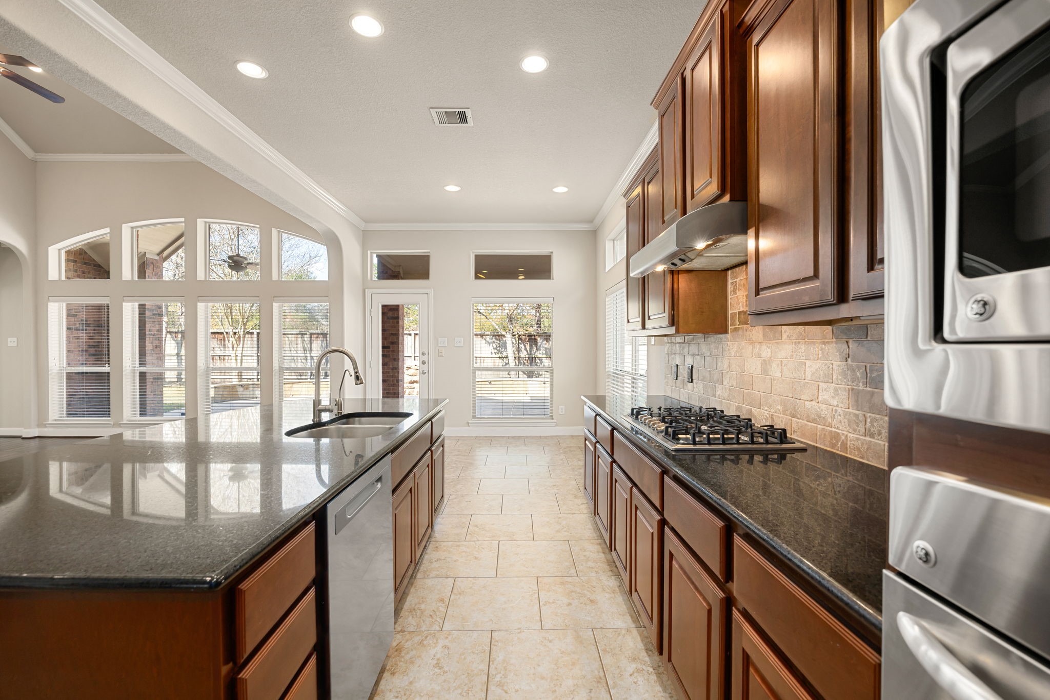 150 Pinto Point Place Spring, TX 77389 - Photo 9 of 35