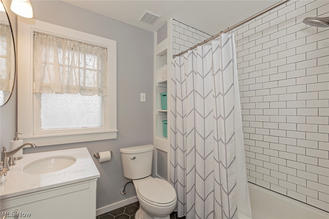 3521 Silsby Road Cleveland, OH 44118 - Photo 10 of 21 Upstairs Bathroom