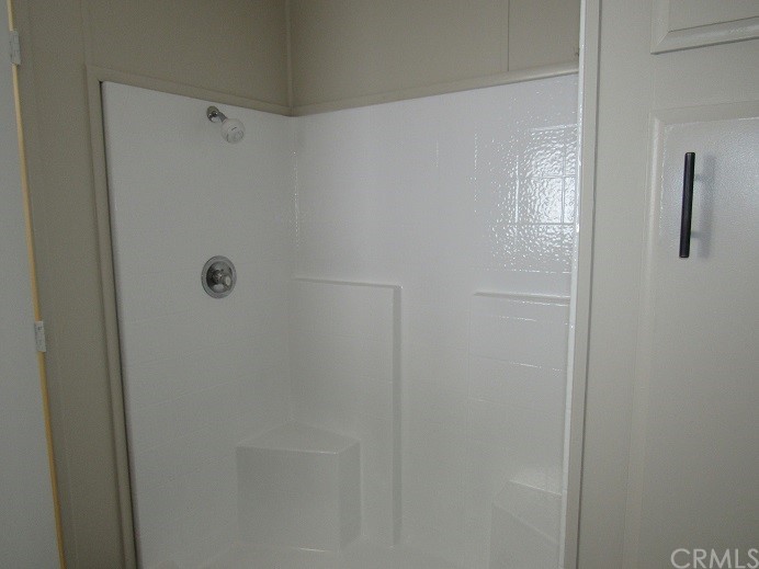 601 North Kirby Street, Unit 557 Hemet, CA 92545 - Photo 12 of 13 a bathroom with a shower