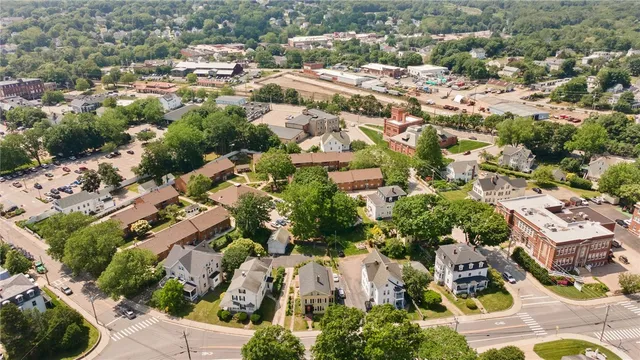 $2,000 | 110 High Street, Unit 2, Westerly, RI 02891