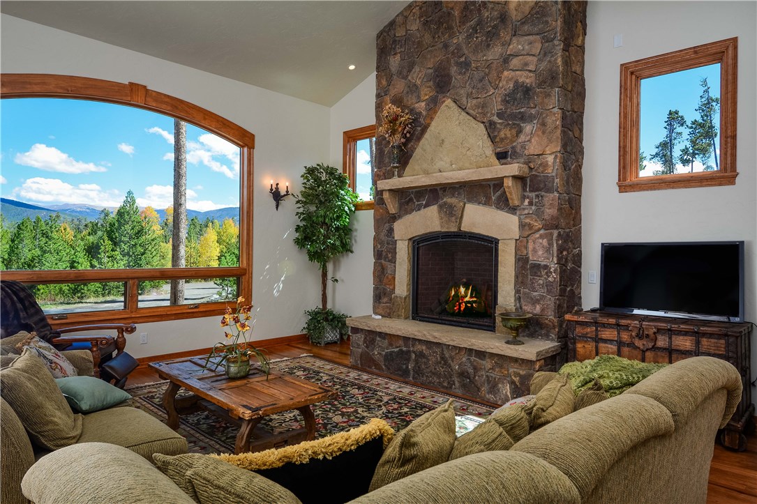 1124 Emerald Road Silverthorne, CO 80498 - Photo 2 of 24 Gallery Image 2