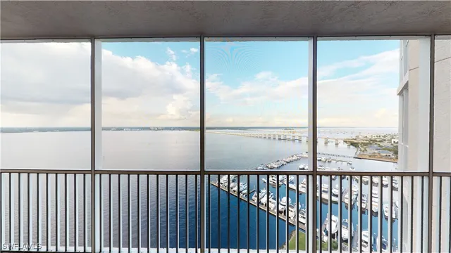 $3,500 | 2104 West First Street, Unit 1902, Fort Myers, FL 33901