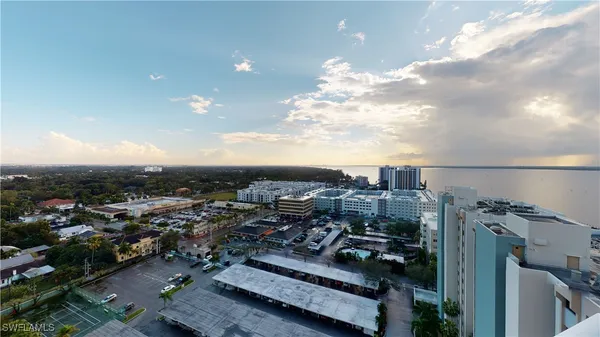 $3,000 | 2104 West First Street, Unit 1902, Fort Myers, FL 33901