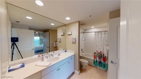 $3,000 | 2104 West First Street, Unit 1902, Fort Myers, FL 33901