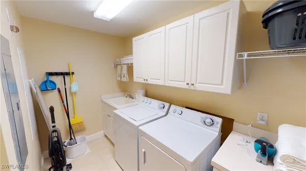 $3,000 | 2104 West First Street, Unit 1902, Fort Myers, FL 33901