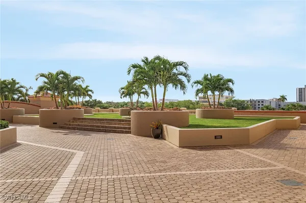 $3,000 | 2104 West First Street, Unit 1902, Fort Myers, FL 33901