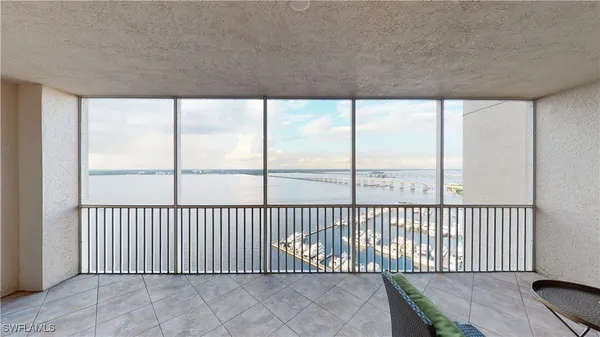 $3,000 | 2104 West First Street, Unit 1902, Fort Myers, FL 33901