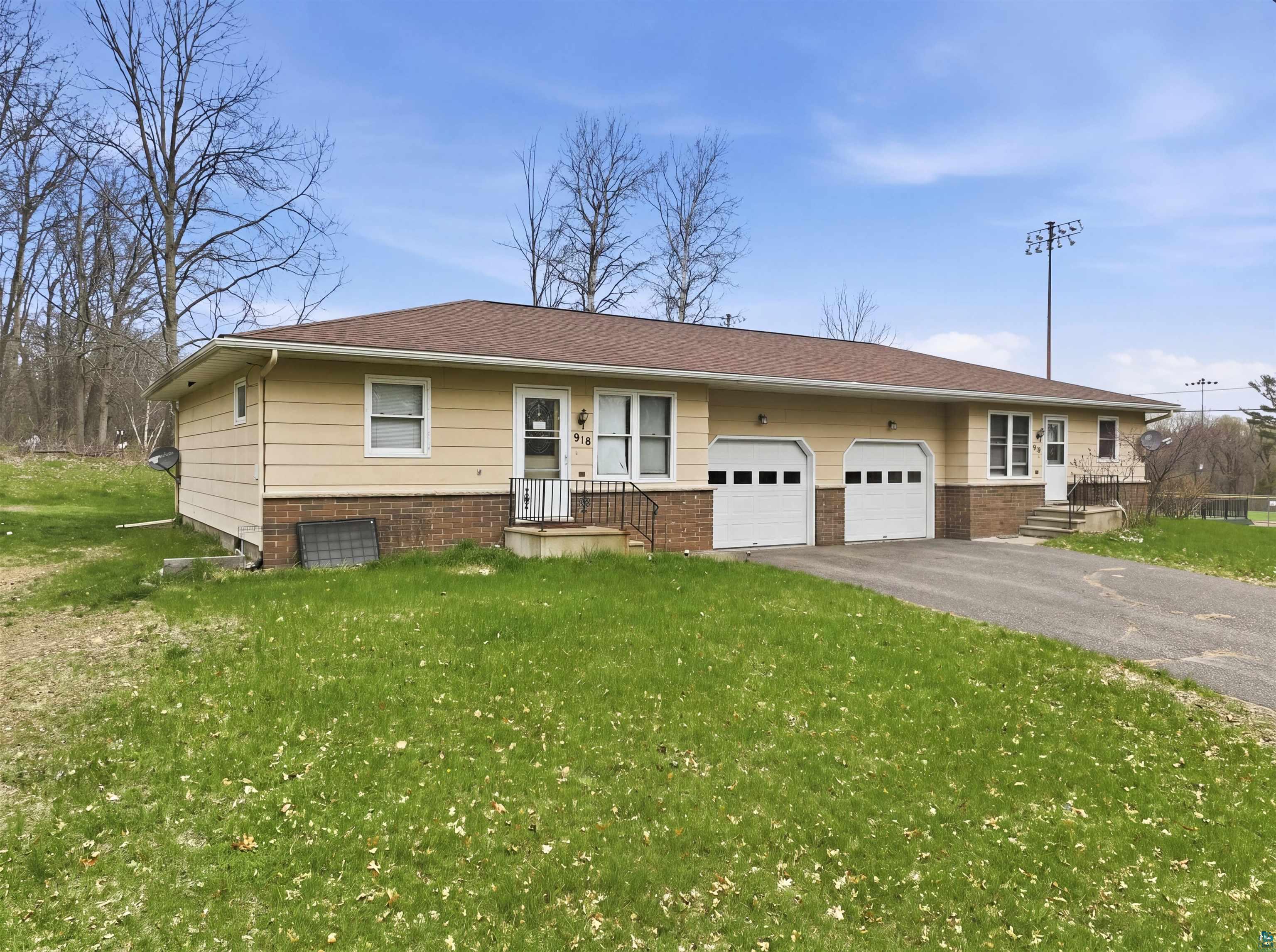 916-918 Michigan Street Spooner, WI 54801 - Photo 2 of 35