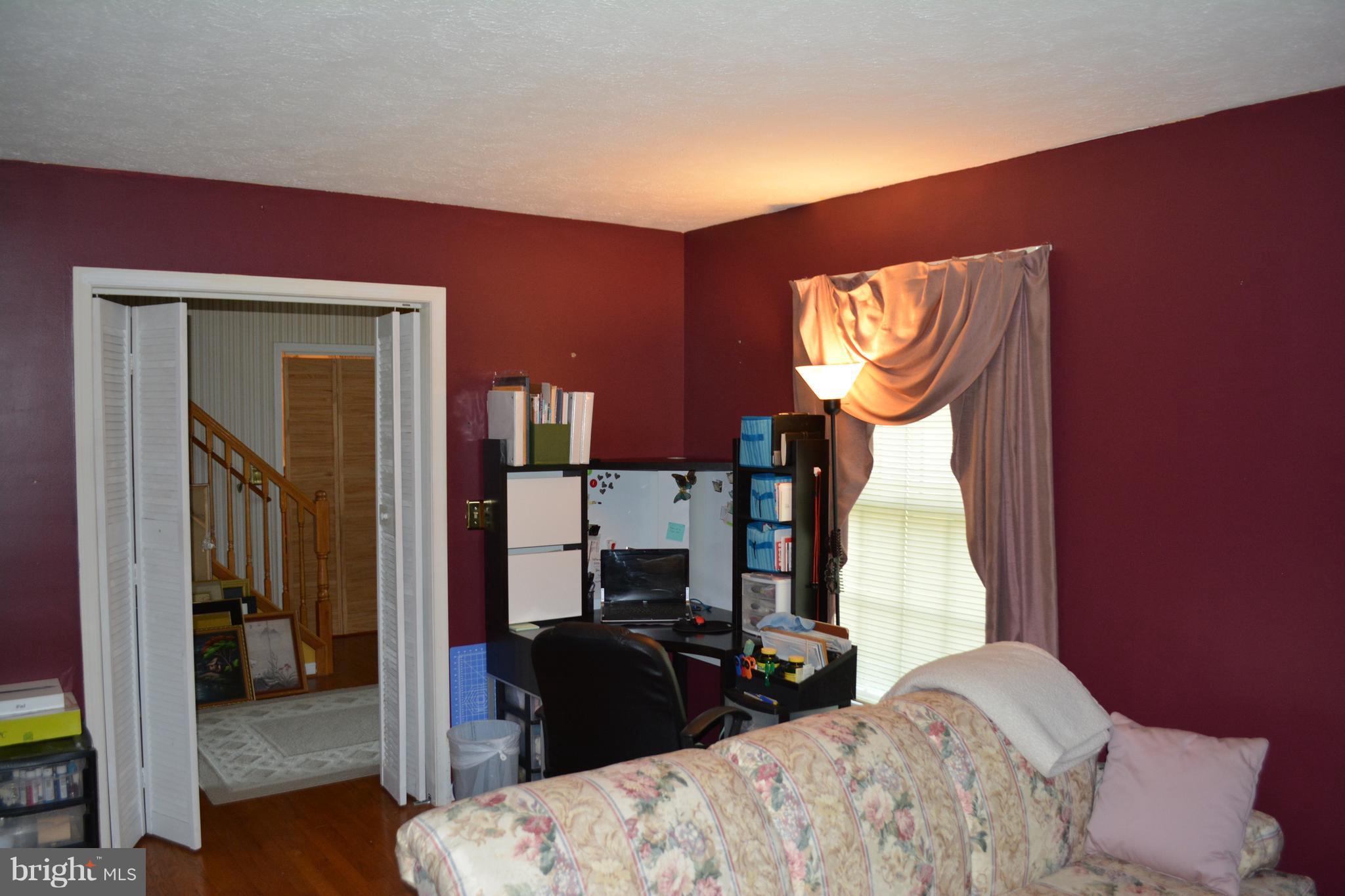 1085 Kesler Road Front Royal, VA 22630 - Photo 10 of 30 Living Room