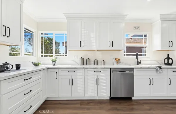 $1,049,000 | 3133 Cedar Avenue, Long Beach, CA 90806