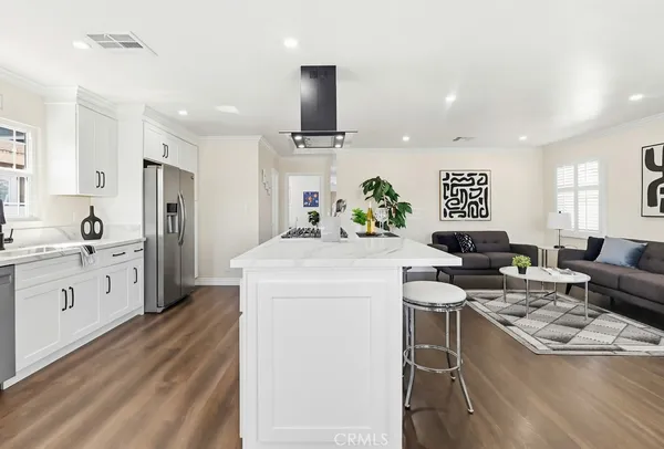 $1,049,000 | 3133 Cedar Avenue, Long Beach, CA 90806