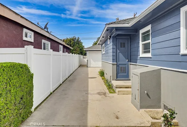 $1,049,000 | 3133 Cedar Avenue, Long Beach, CA 90806