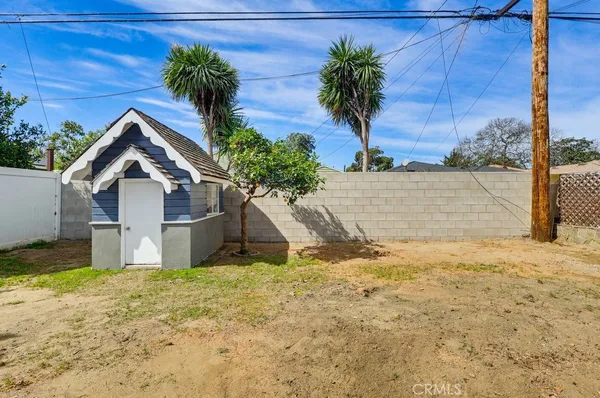 $1,049,000 | 3133 Cedar Avenue, Long Beach, CA 90806