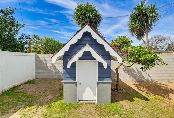 $1,049,000 | 3133 Cedar Avenue, Long Beach, CA 90806