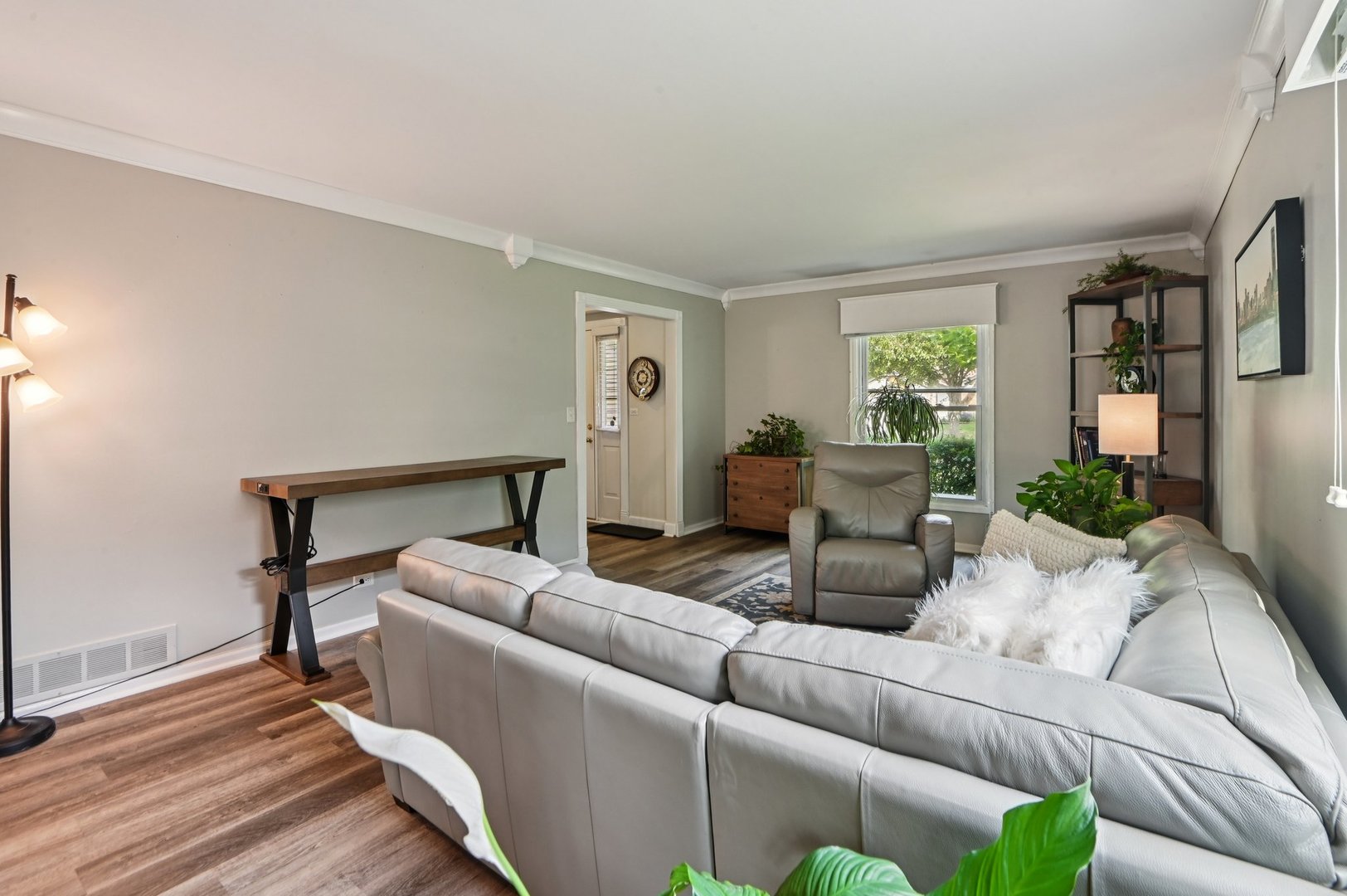 2313 Modaff Road Naperville, IL 60565 - Photo 3 of 37