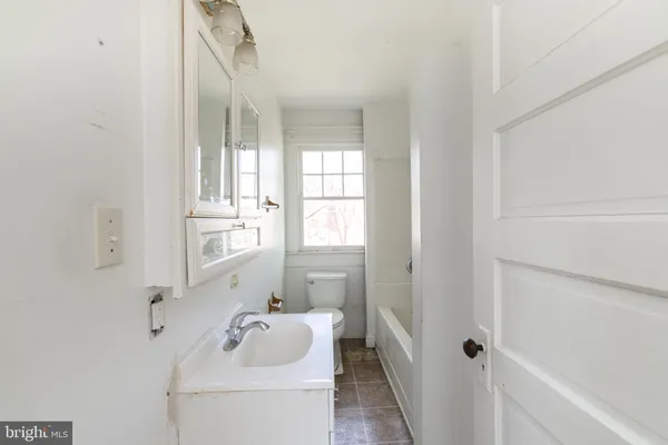 $279,000 | 301 Shawnee Avenue, Winchester, VA 22601