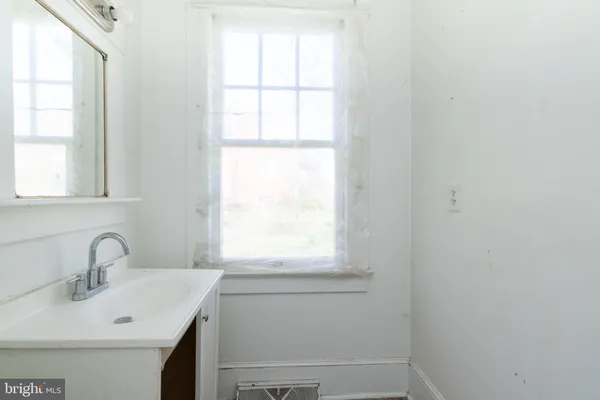 $279,000 | 301 Shawnee Avenue, Winchester, VA 22601