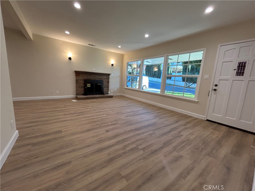 9241 Pali Avenue Tujunga, CA 91042 - Photo 2 of 19