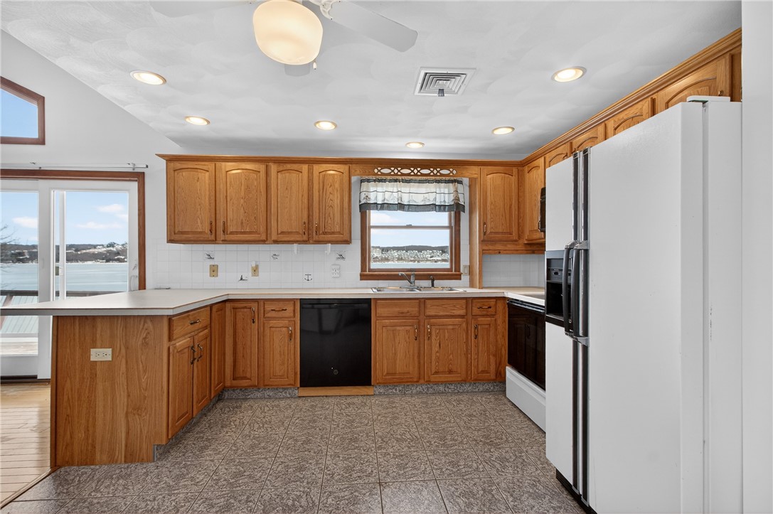 1309 Anthony Road Portsmouth, RI 02871 - Photo 23 of 50