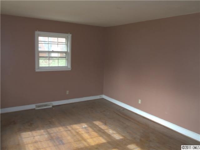 7407 Idlewild Road Charlotte, NC 28212 - Photo 4 of 6 Gallery Image 4