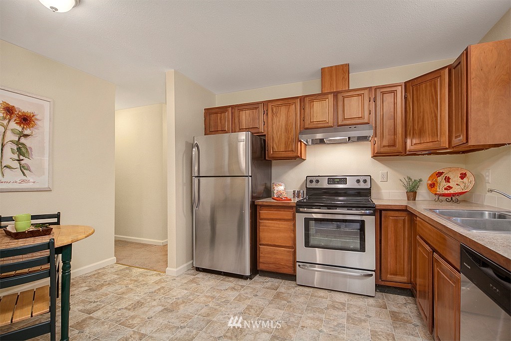 19133 2nd Avenue Southeast Bothell, WA 98012 - Photo 5 of 13 Gallery Image 5