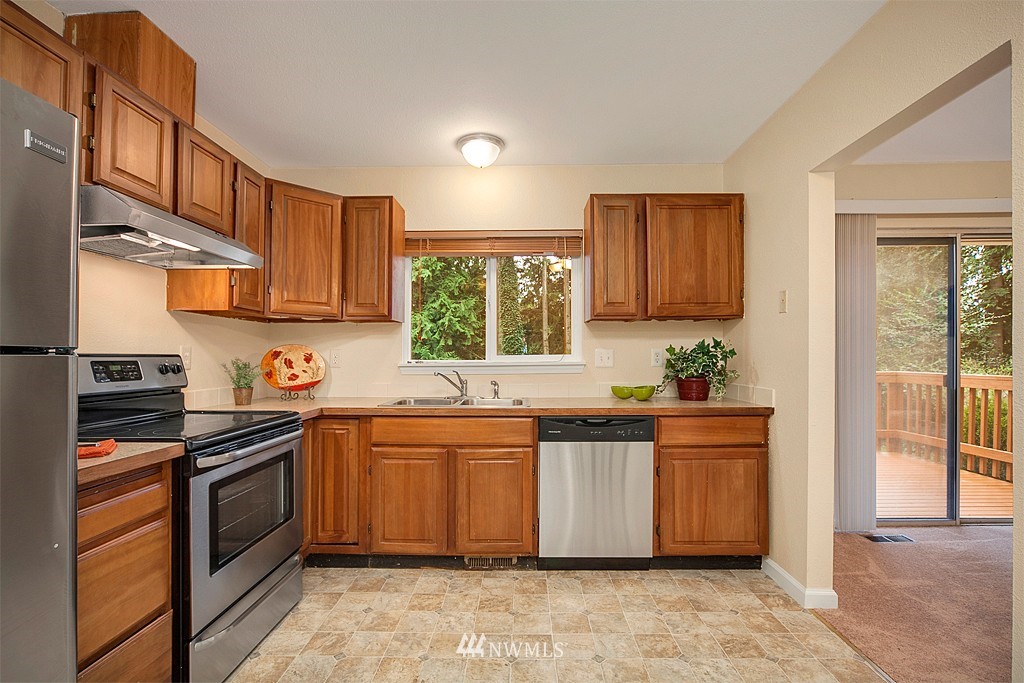 19133 2nd Avenue Southeast Bothell, WA 98012 - Photo 6 of 13 Gallery Image 6