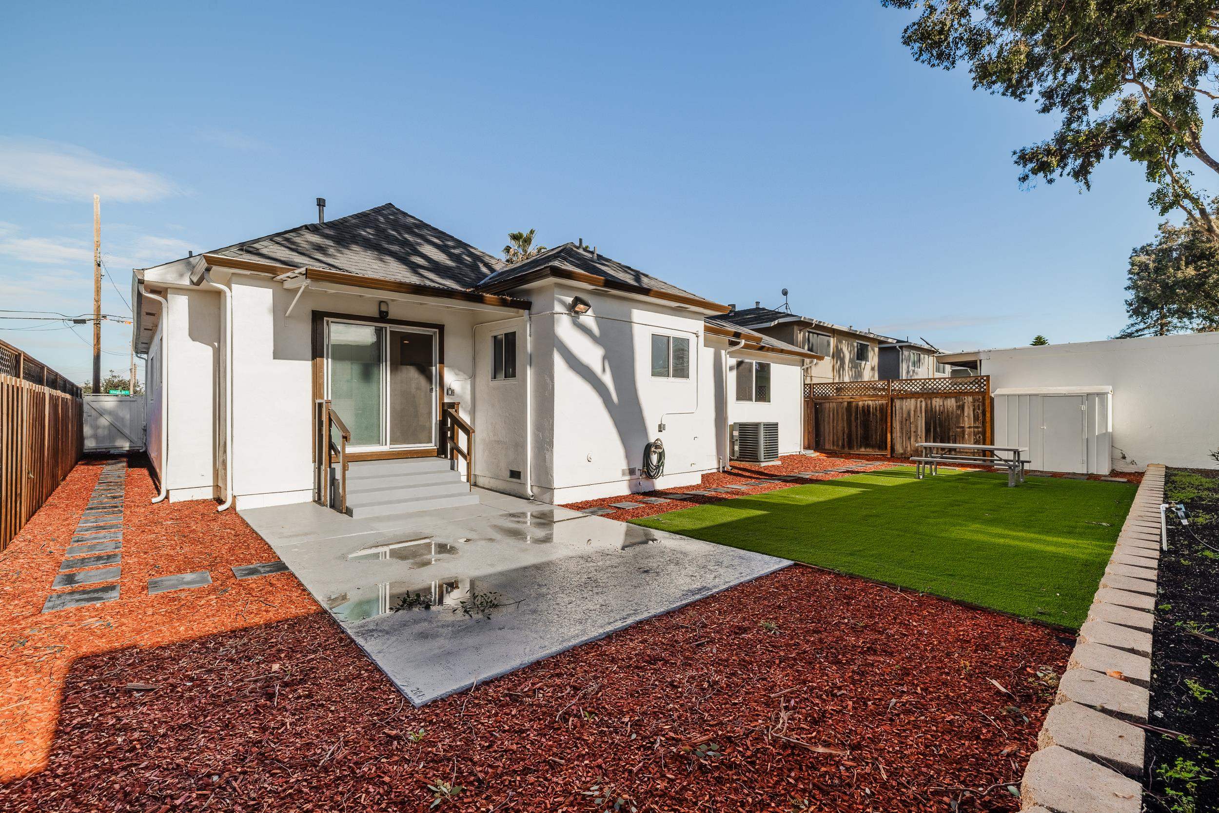 1900 Chestnut Street Santa Clara, CA 95054 - Photo 28 of 39 a front view of a house with a yard