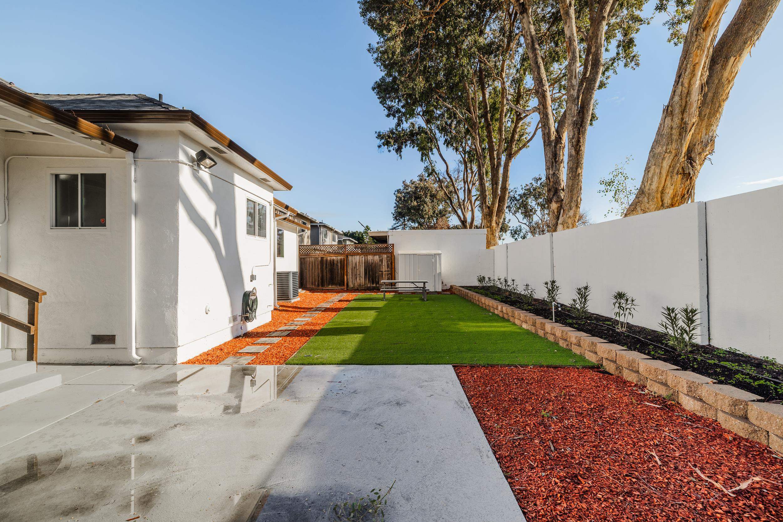 1900 Chestnut Street Santa Clara, CA 95054 - Photo 30 of 39 a backyard of a house with lots of green space