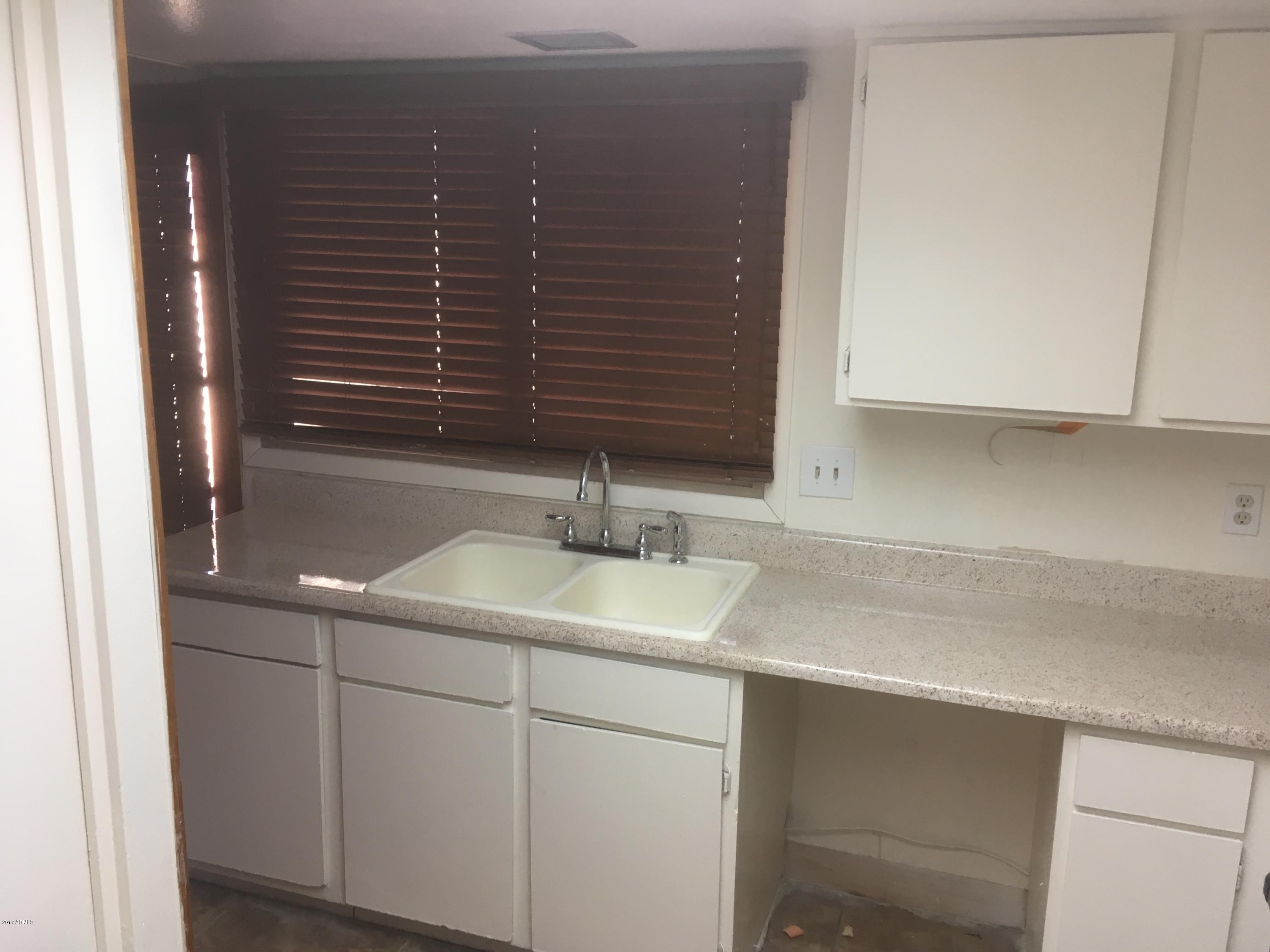 3008 West Bethany Home Road Phoenix, AZ 85017 - Photo 5 of 13 kitch1