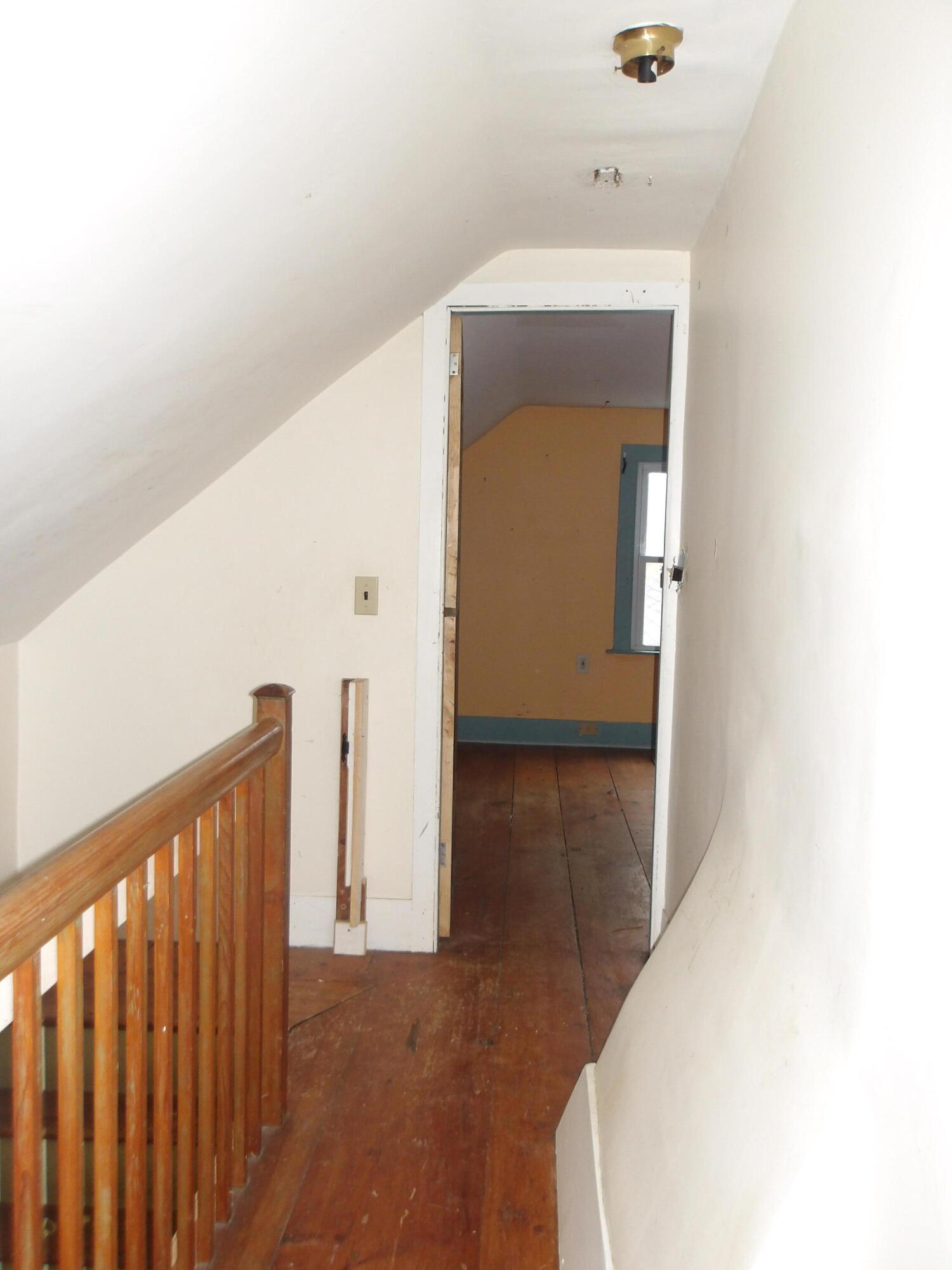 616 Old County Road Rockland, ME 04841 - Photo 30 of 51 100_3379