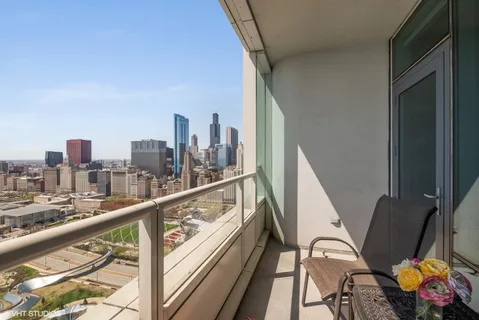 $1,295,000 | 340 East Randolph Street, Unit 3403, Chicago, IL 60601