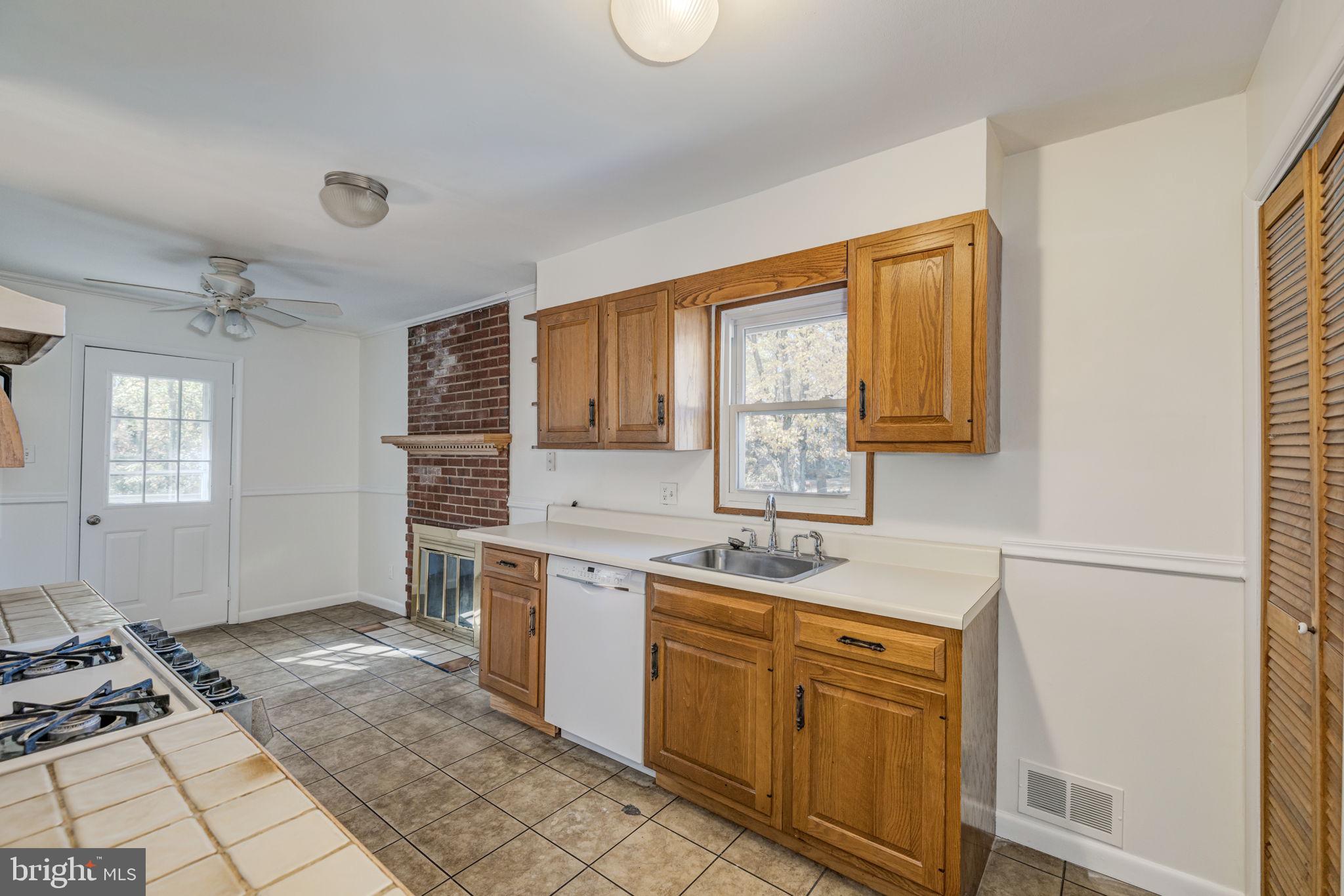 6809 Jerome Street Springfield, VA 22150 - Photo 11 of 48 Gallery Image 11