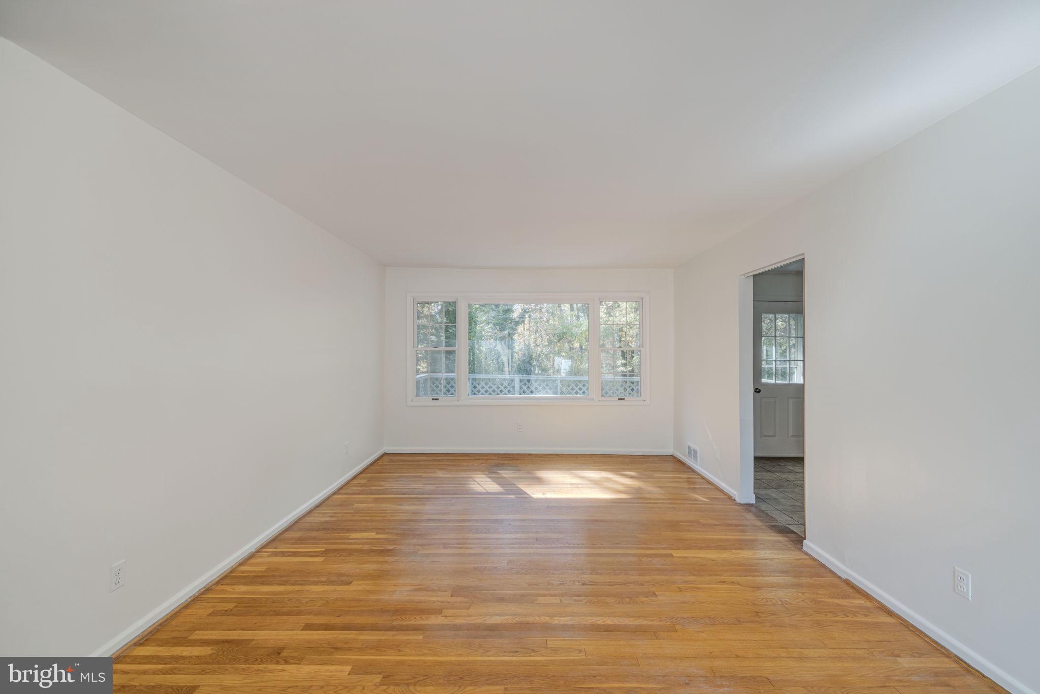 6809 Jerome Street Springfield, VA 22150 - Photo 5 of 48 Gallery Image 5