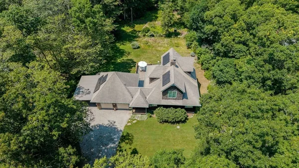 $899,900 | 127 Preservation Way, Tiverton, RI 02878