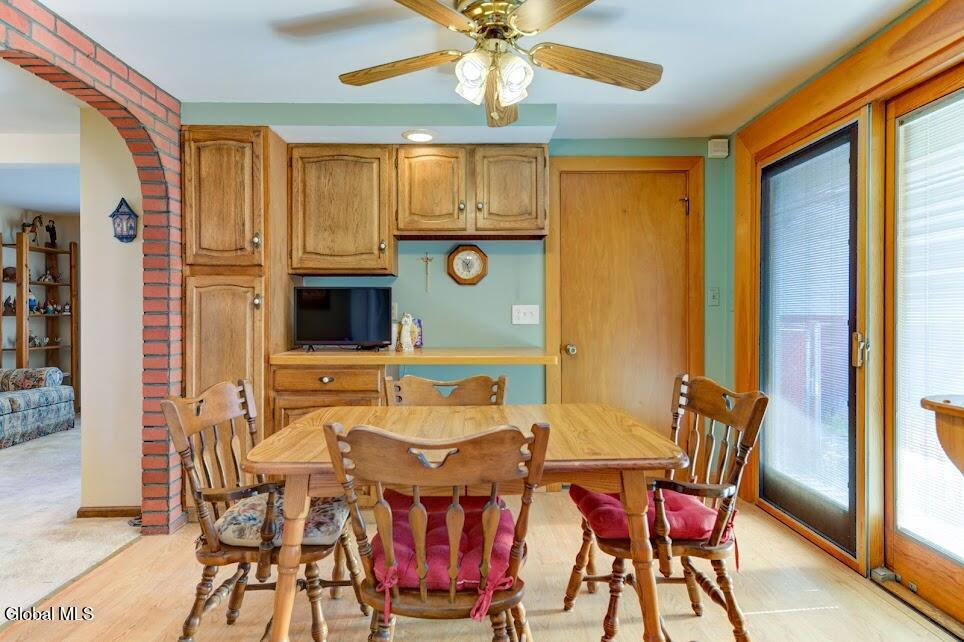 244 Howell Street Schenectady, NY 12303 - Photo 12 of 42 dining table