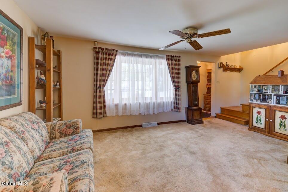 244 Howell Street Schenectady, NY 12303 - Photo 6 of 42 full living looking to door