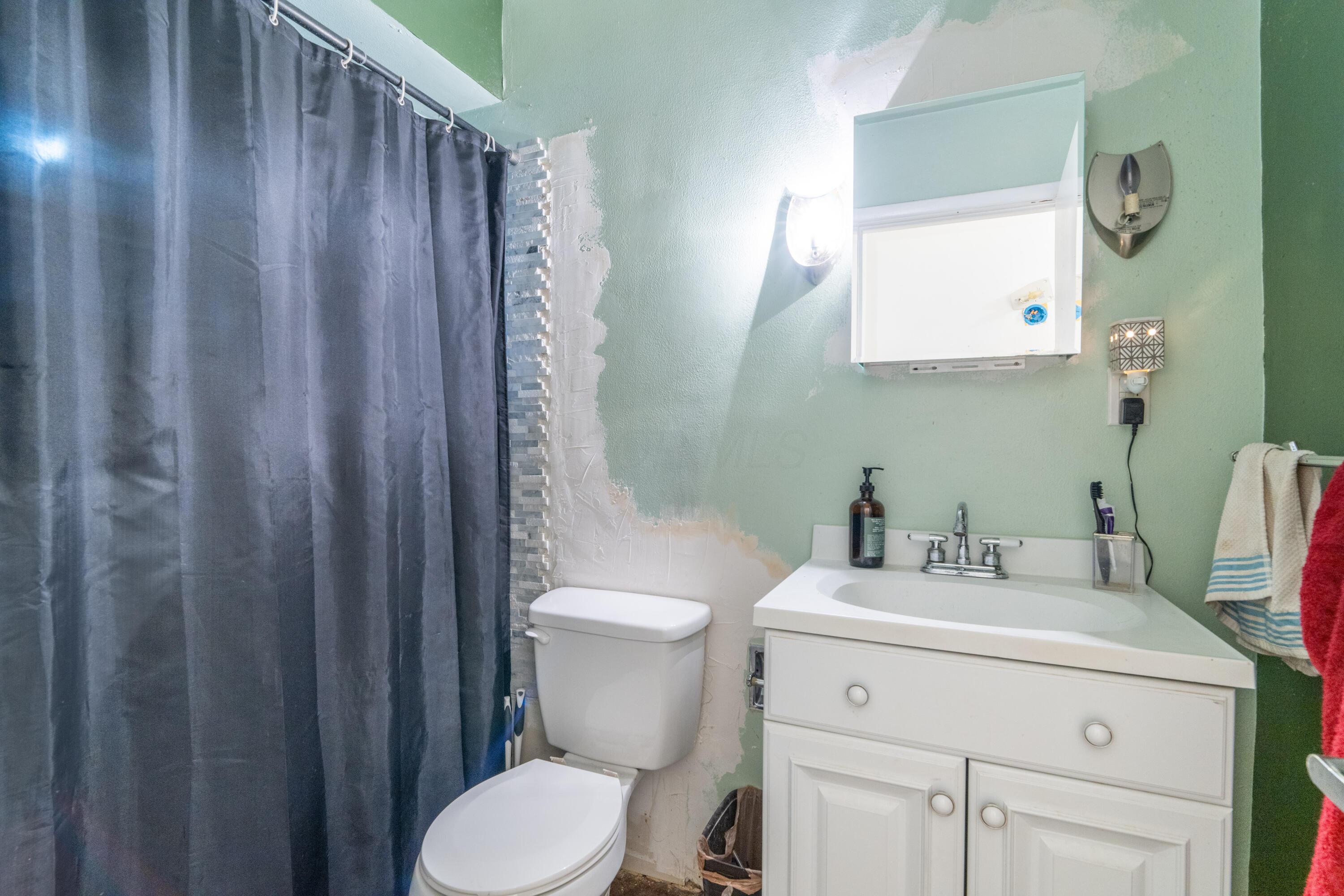 74 North Ashburton Road Columbus, OH 43213 - Photo 10 of 18 DSC_9568-HDR
