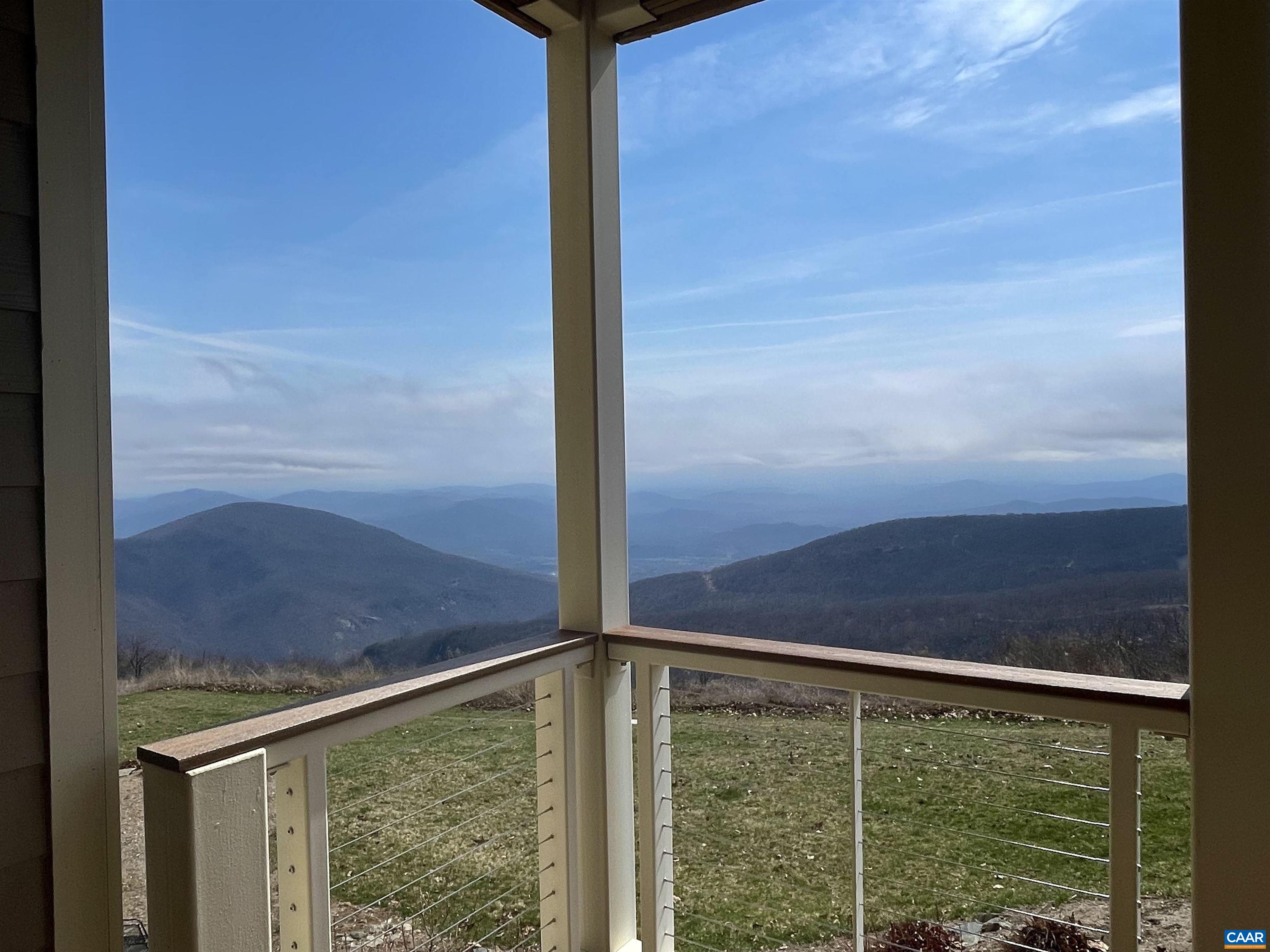 1613 Overlook Condos Roseland, VA 22967 - Photo 13 of 35 a view of balcony