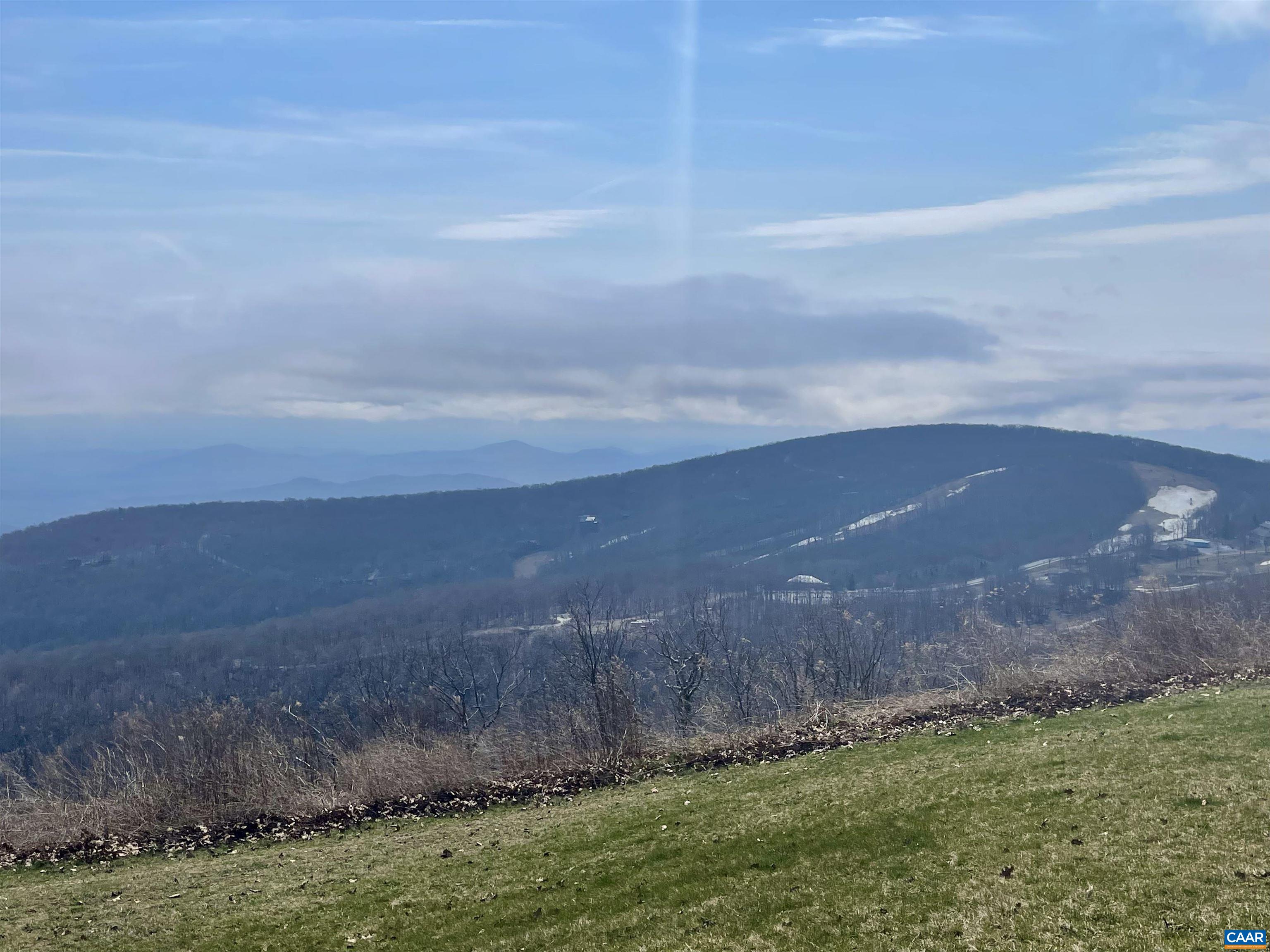 1613 Overlook Condos Roseland, VA 22967 - Photo 2 of 35 a view of an outdoor space and mountain view